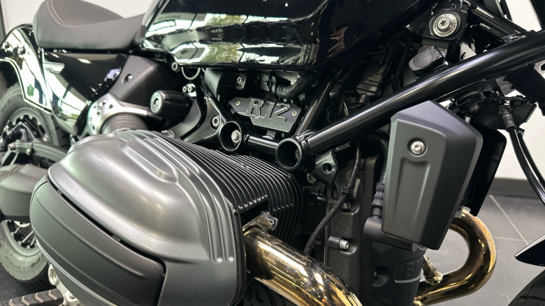 BMW R12 (24MY)
